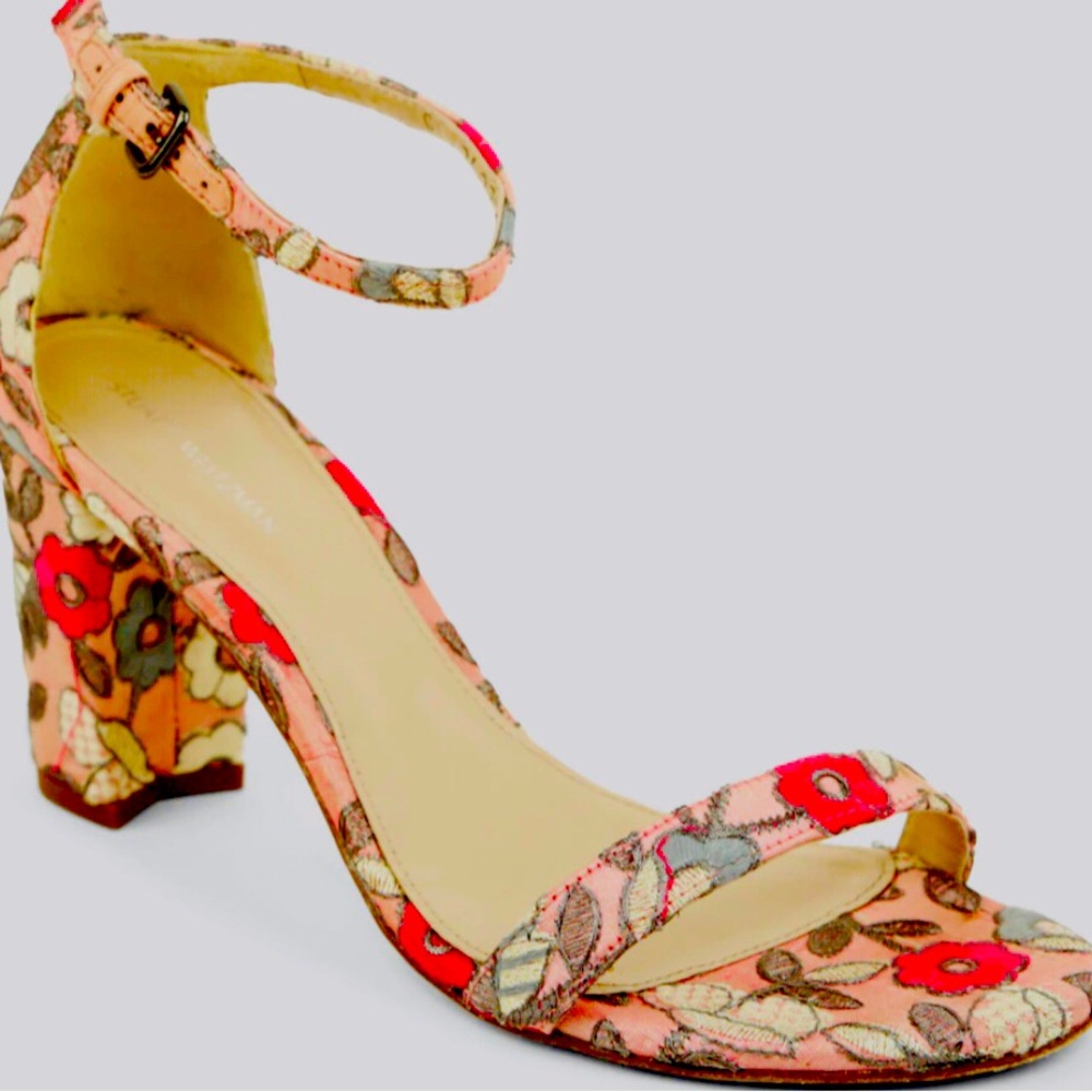 🌸🌸Stuart Weitzman Sandals 🌸🌸